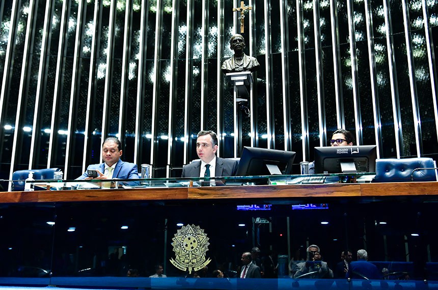 Mesa: 
senador Weverton (PDT-MA); 
presidente do Senado Federal, senador Rodrigo Pacheco (PSD-MG); 
secretário-geral da Mesa do Senado Federal, Gustavo A. Sabóia Vieira.