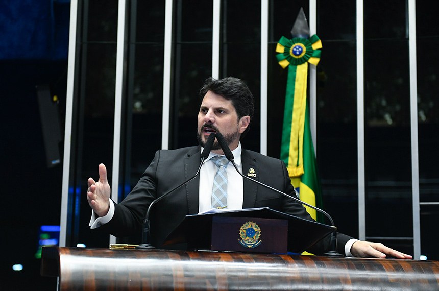 Em discurso, à tribuna, senador Marcos do Val (Podemos-ES).