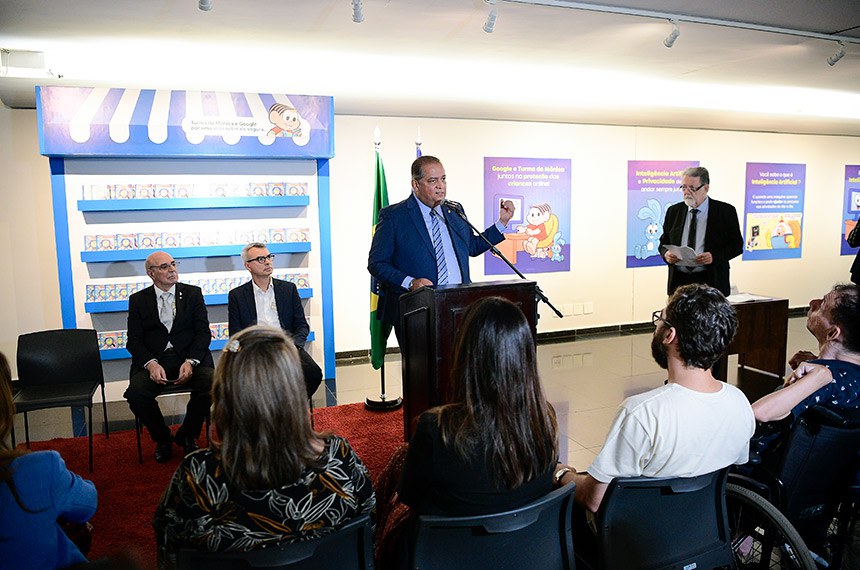 Em discurso, à tribuna, autor do PL 2.076/2022,  senador Eduardo Gomes (PL-TO).