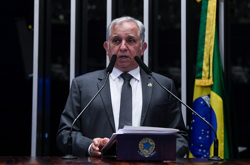 Em discurso, à tribuna, senador Izalci Lucas (PSDB-DF).