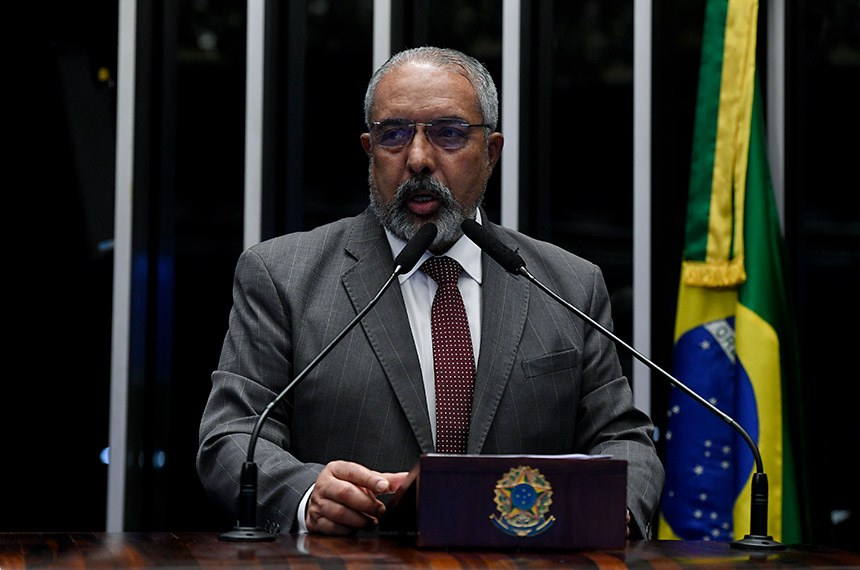 Em discurso, à tribuna, senador Paulo Paim (PT-RS).