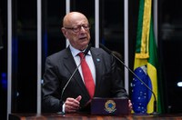 PEC que limita decisões individuais em tribunais foi histórica, diz Esperidião Amin