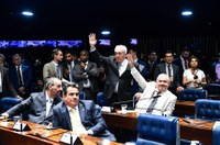 Aprovada tributação de fundos exclusivos e 'offshores'; texto vai à sanção