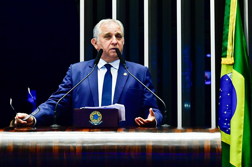Em discurso, à tribuna, senador Izalci Lucas (PSDB-DF).