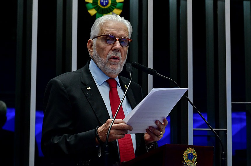Em discurso, à tribuna, senador Jaques Wagner (PT-BA) .