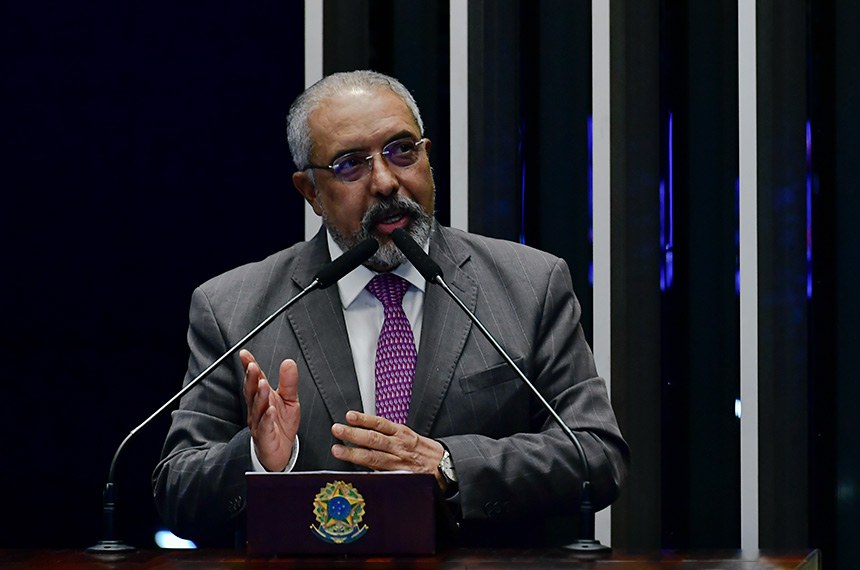 Em discurso, à tribuna, senador Paulo Paim (PT-RS).