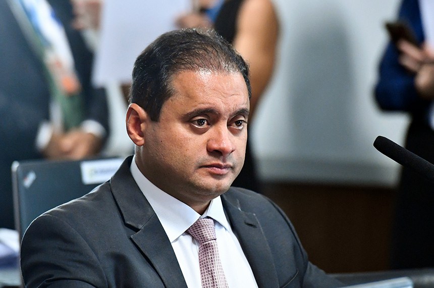 Em pronunciamento, à bancada, relator da PEC 26/2022, senador Weverton (PDT-MA).