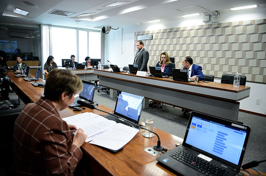 Em pronunciamento, à bancada, relatora das emendas PL 3.020/2020, senadora Tereza Cristina (PP-MS).