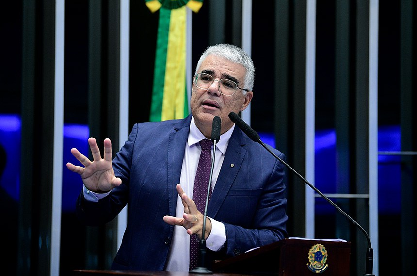 Em discurso, à tribuna, senador Eduardo Girão (Novo-CE).