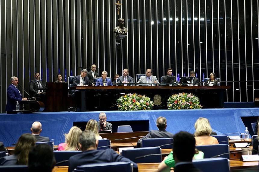 Mesa: 
senador Izalci Lucas (PSDB-DF);
presidente da Associação Nacional dos Delegados de Polícia Federal, Luciano Soares Leiro;
presidente desta sessão, senador Eduardo Gomes (PL-TO);
secretário desta sessão;
delegado-geral da Polícia Civil do Distrito Federal, José Werick de Carvalho;
representante da Federação Nacional dos Delegados de Polícia Federal, Maria do Socorro Tinoco.