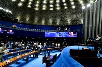 Regulação de apostas e política para população de rua estão na pauta de quarta