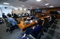 CE aprova relatório sobre meta do PNE que prevê qualidade na educação