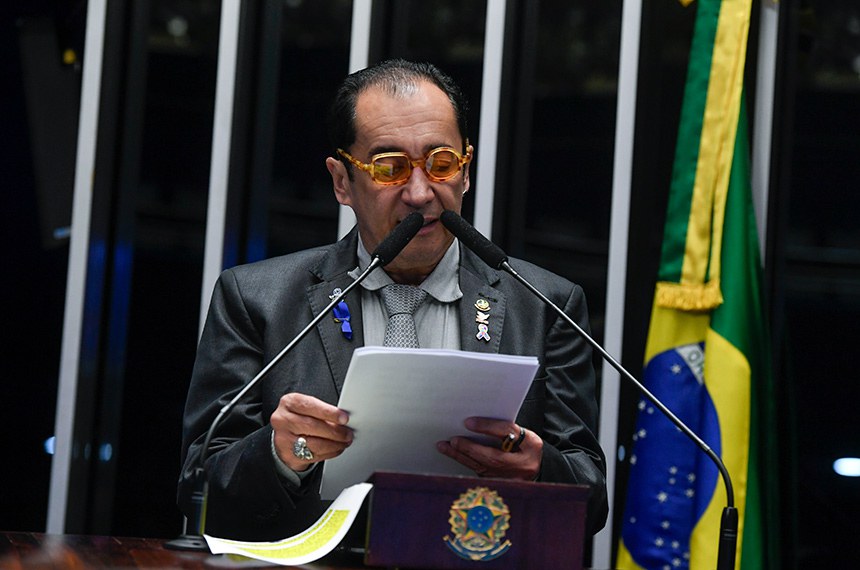 Em discurso, à tribuna, senador Jorge Kajuru (PSB-GO).
