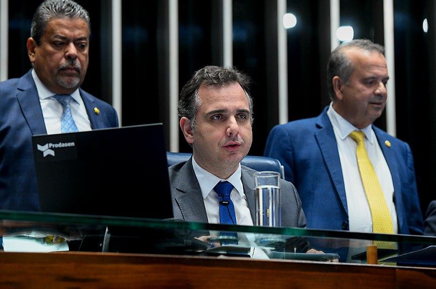 Mesa: 
senador Dr. Hiran (PP-RR); 
presidente do Senado Federal, senador Rodrigo Pacheco (PSD-MG); 
senador Rogerio Marinho (PL-RN).