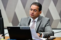 'Flávio Dino nunca se afastou do mundo jurídico', diz relator na CCJ