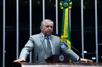 Izalci lamenta dados do Pisa e propõe mais investimentos em educação