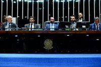 Senadores e familiares de israelenses cobram esforço pela liberação de reféns