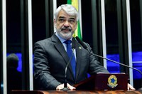 Humberto Costa destaca atuação da CAS em 2023