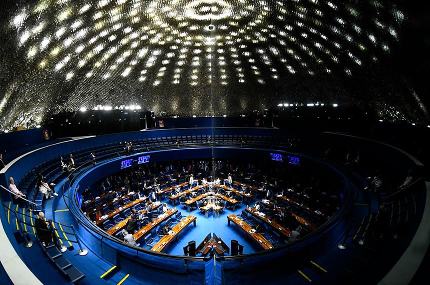 Mesa: 
presidente do Senado Federal, senador Rodrigo Pacheco (PSD-MG), conduz sessão.