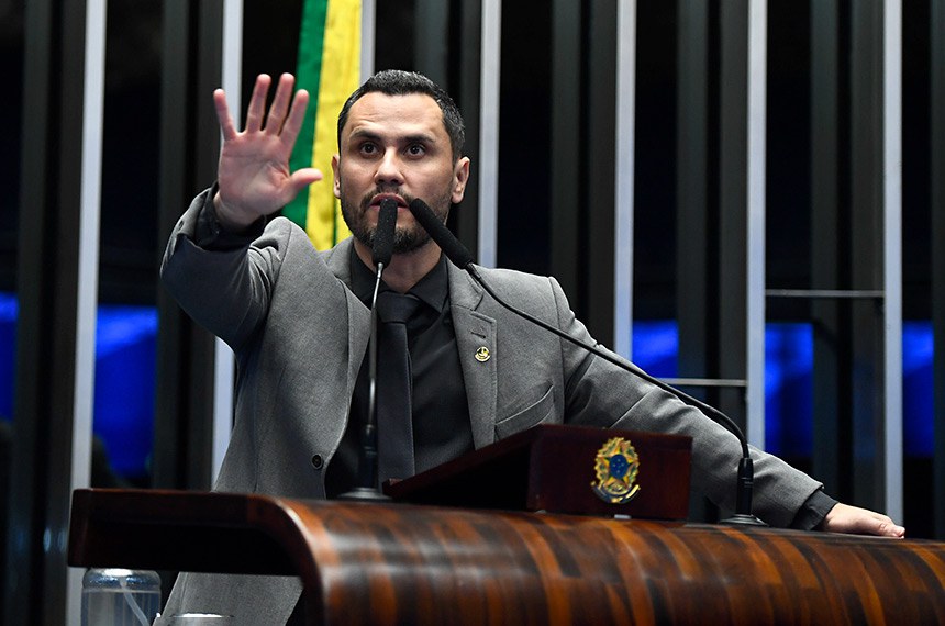 Em discurso, à tribuna, senador Cleitinho (Republicanos-MG).