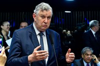 Heinze comemora dragagem de canal e avanço em hidrovia Brasil-Uruguai