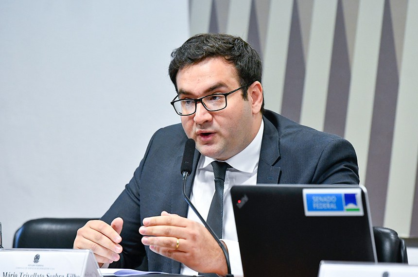 Em pronunciamento, à mesa, indicado para exercer o cargo de diretor da Agência Nacional de Mineração (ANM), Caio Mário Trivellato Seabra Filho (MSF 85/2023).