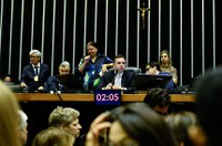 Congressistas derrubam veto, e educação digital comporá currículo escolar