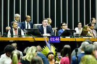 Congresso derruba veto ao marco temporal para terras indígenas