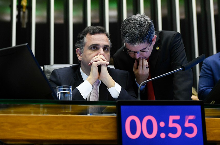Mesa: 
vice-presidente da Câmara dos Deputados, deputado Marcos Pereira (Republicanos-SP); 
presidente do Senado Federal, senador Rodrigo Pacheco (PSD-MG); 
secretário-geral da Mesa do Senado Federal, Gustavo A. Sabóia Vieira.