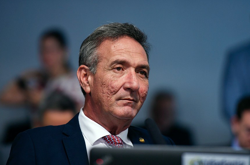 Em pronunciiamento, à bancada, relator do PL 2.647/2022, senador Lucas Barreto (PSD-AP).