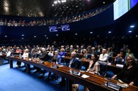 Senado celebra 90 anos da regulamentação da medicina veterinária