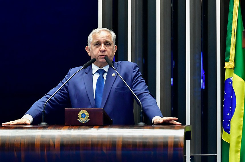 Em discurso, à tribuna, senador Izalci Lucas (PSDB-DF).