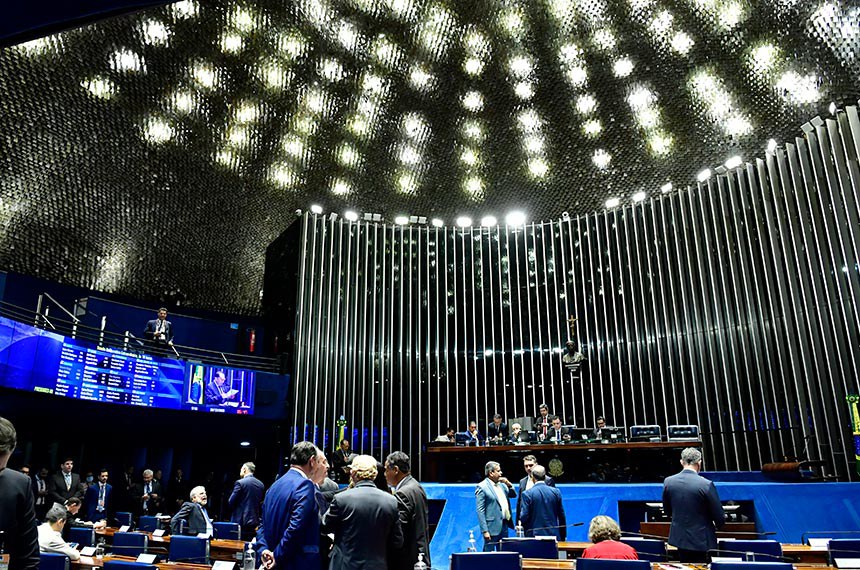 Em discurso, à tribuna, senador Jorge Kajuru (PSB-GO).