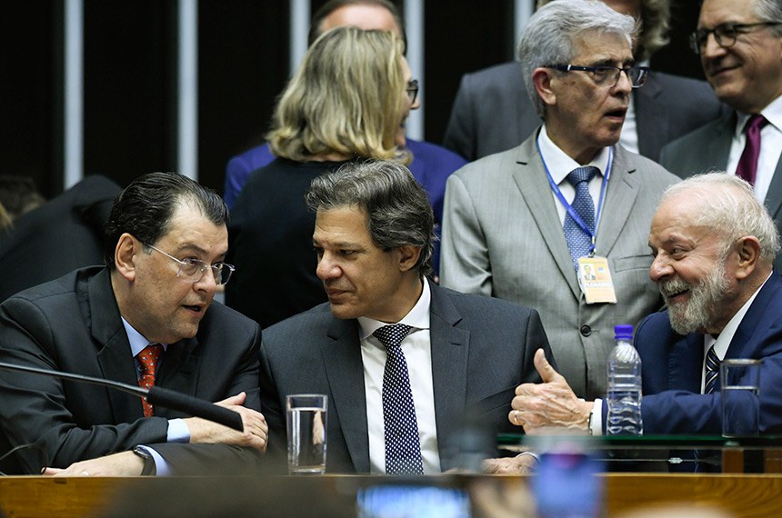 Mesa:
relator da PEC 45/2019, no Senado Federal, senador Eduardo Braga (MDB-AM);
ministro de Estado da Fazenda, Fernando Haddad;
presidente da República Luiz Inácio Lula da Silva.
