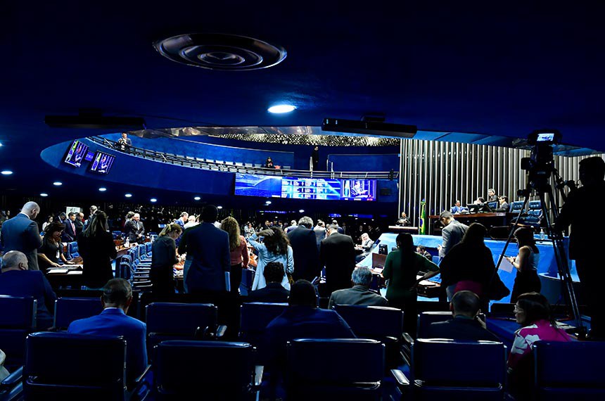 Em discurso, à tribuna, senador Jorge Kajuru (PSB-GO).