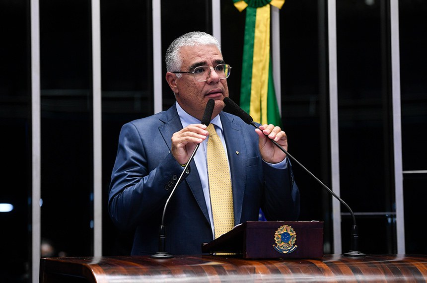 Em discurso, à tribuna, senador Eduardo Girão (Novo-CE).