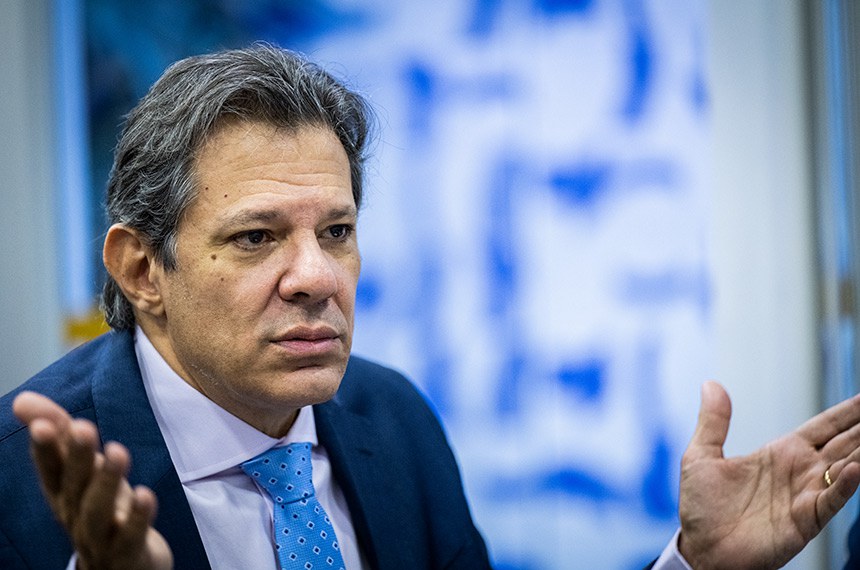 Em pronunciamento, 
Ministro da Fazenda, Fernando Haddad, durante reunião de lideres.