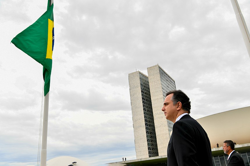 Participam:
presidente do Senado Federal, senador Rodrigo Pacheco (PSD-MG);
presidente da Câmara dos Deputados, deputado Arthur Lira (PP-AL).