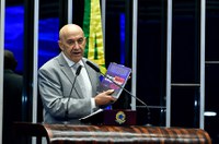 Confúcio Moura pede que Brasil não repita erros e combata desigualdades