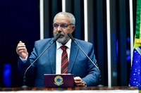 Paim defende redução da jornada de trabalho sem impacto salarial