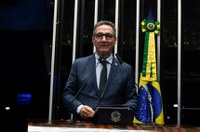 Lucas Barreto questiona Ibama e defende exploração de petróleo no Amapá
