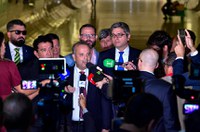 Oposição avalia que há perseguição ao PL e questiona isenção de Moraes