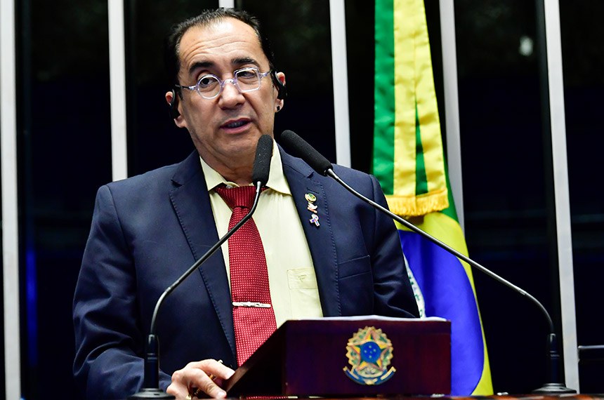 Em discurso, à tribuna, senador Jorge Kajuru (PSB-GO).