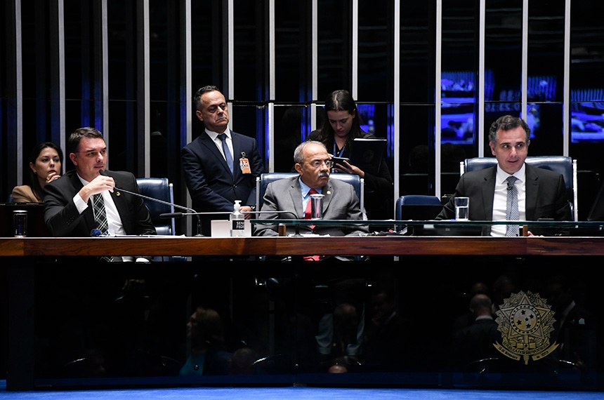 Mesa: 
senador Flávio Bolsonaro (PL-RJ);
3º secretário da Mesa do Senado Federal, senador Chico Rodrigues (PSB-RR);
presidente do Senado Federal, senador Rodrigo Pacheco (PSD-MG).