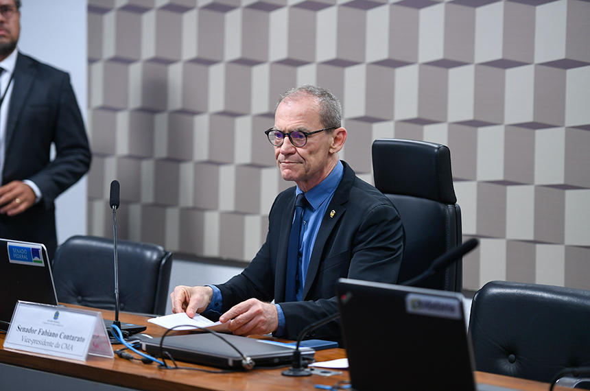 Para Contarato, políticos e gestores públicos devem tomar a dianteira da luta contra a desigualdade ambiental - Foto: Edilson Rodrigues/Agência Senado