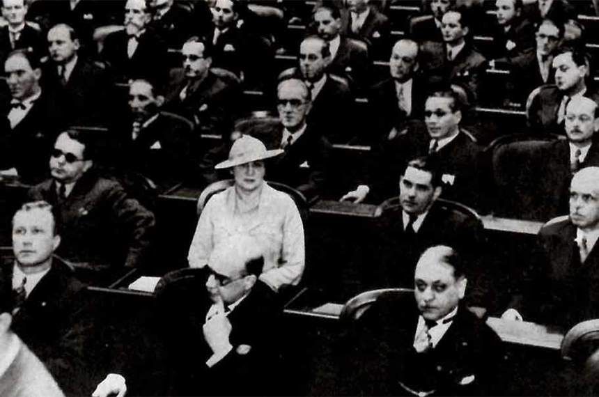 Primeira deputada federal eleita, Carlota Pereira de Queirós participou da Assembleia Constituinte 1934–1935 - Foto: Domínio Público