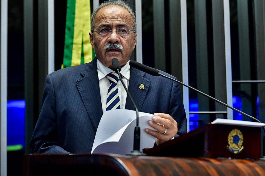 Em discurso, à tribuna, senador Chico Rodrigues (PSB-RR).