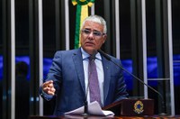 Girão anuncia ações pela suspensão da vacina de COVID obrigatória em crianças