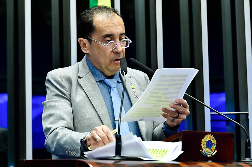 Em discurso, à tribuna, senador Jorge Kajuru (PSB-GO).