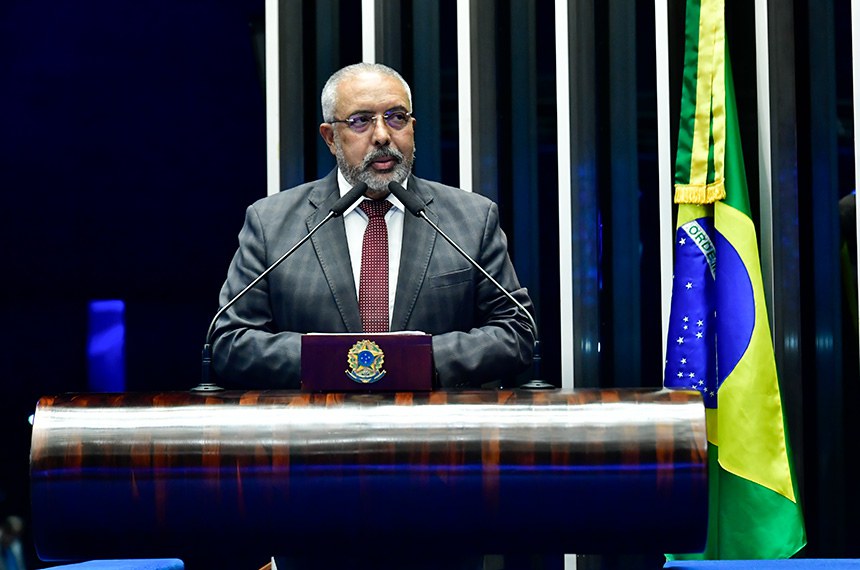 Em discurso, à tribuna, senador Paulo Paim (PT-RS).